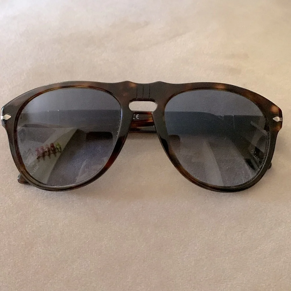 Ashton Kutcher Tortoiseshell Aviators bought from @ashtonkutcher closet